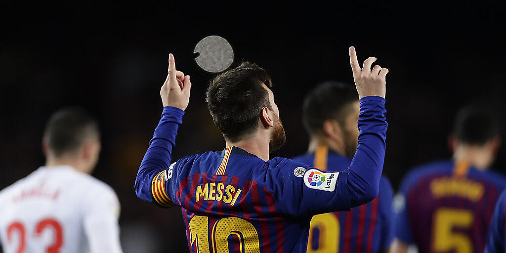 Lionel Messi bedankt sich beim Himmel: Er schoss für den FC Barcelona sein 400. Meisterschaftstor