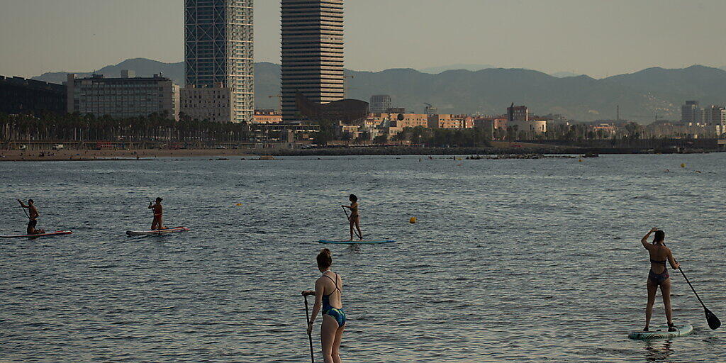 Wer aus Barcelona oder anderen Orten des spanischen Festlandes in die Schweiz einreist, muss ab Samstag in Quarantäne. Das teilte der Bund mit. (Archivbild)