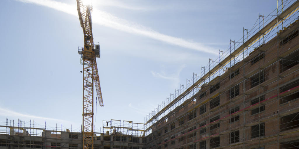 2015 wurde in der Schweiz verstärkt in den Bau von Mehrfamilienhäuser investiert. Die Investitionen in Einfamilienhäuser waren gegenüber 2014 rückläufig. (Archivbild).