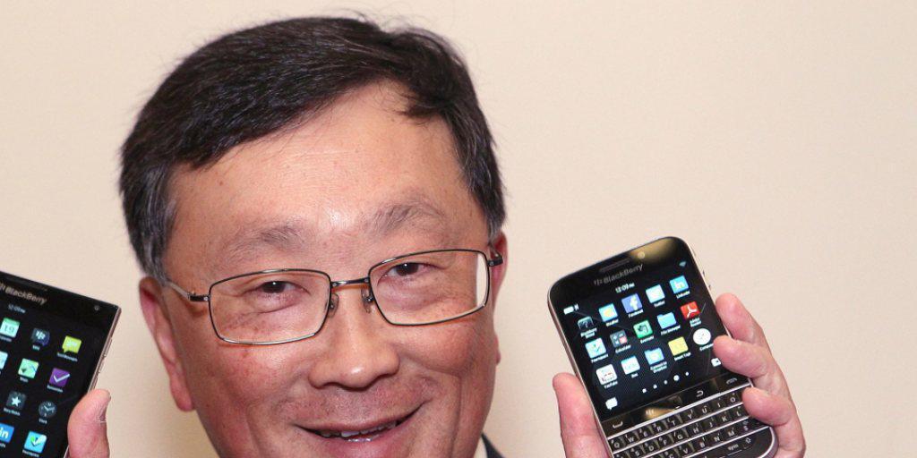 Blackberry-Chef John Chen: Das Handygeschäft steht in seiner neuen Strategie nicht mehr im Vordergrund (Archiv)