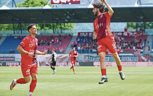 Dantas Fernandes (r.) konnte in zehn Spielen ein Tor beisteuern.
