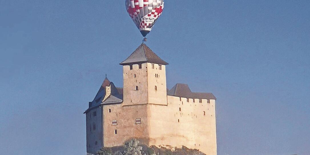 Rang zwei: Der Schnappschuss von der Burg Gutenberg erinnert an den Disney-Kinderfilm &laquo;Oben&raquo;.