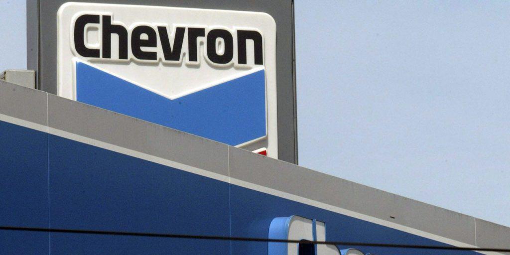 Der US-amerikanische Ölkonzern Chevron streicht 4000 Stellen, nachdem er den ersten Quartalsverlust seit 13 Jahren bekannt gegeben hat. (Archivbild)
