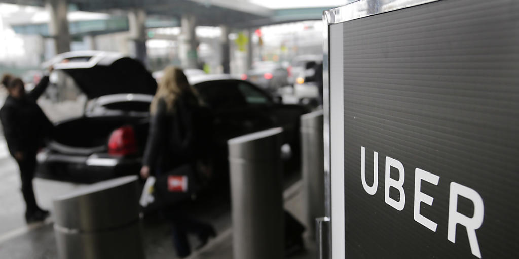Sorgt neben seiner aggressiven Firmenkultur mit Affären und Skandalen für Schlagzeilen: der Fahrdienst Uber. (Archivbild)