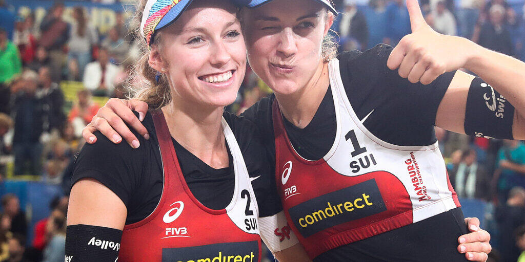 Nina Betschart (links) und Tanja Hüberli (rechts) zählen zu den grossen Schweizer Olympia-Hoffnungen im Beachvolleyball