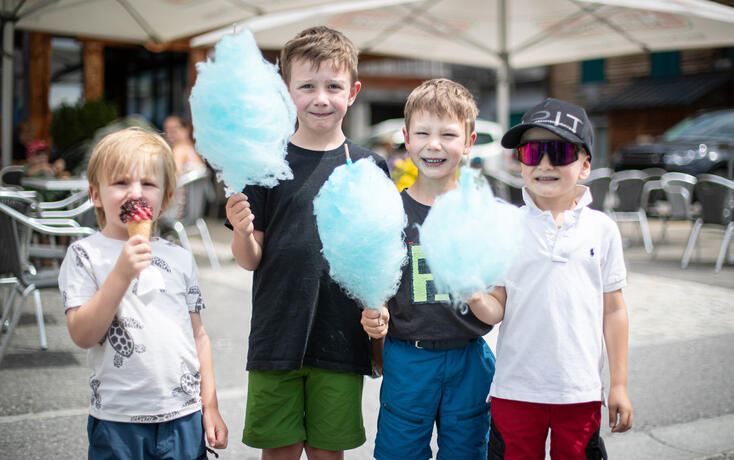 v.l. Emil, Theo, Pirmin, Valentin, Sa, 25. Jul, 12:00 - Summerch