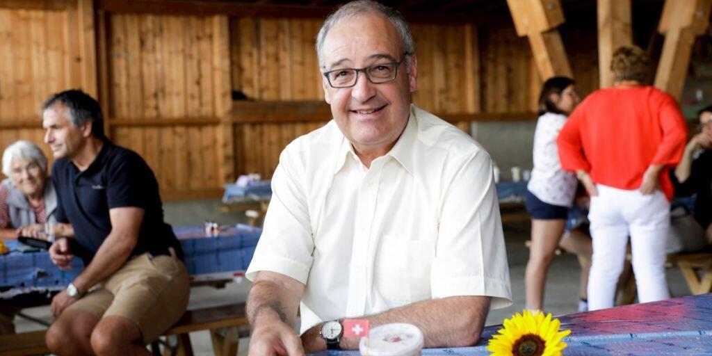 Guy Parmelin Im Vergessenen Dorf Vaterland Online