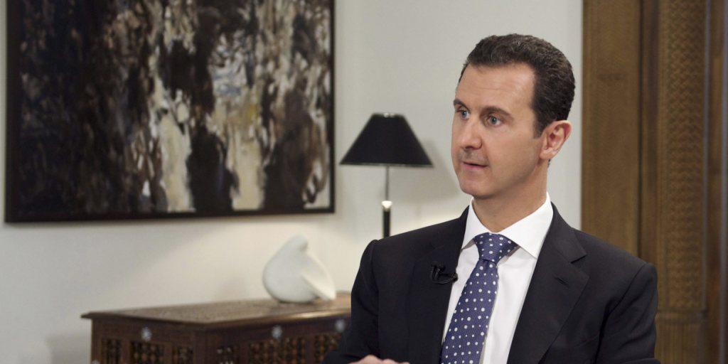Kirchgänger: Syriens Präsident Baschar al-Assad trifft Chormitglieder vor Weihnachten. (Archiv) Kirchgänger: Syriens Präsident Baschar al-Assad trifft Chormitglieder vor Weihnachten. (Archiv)