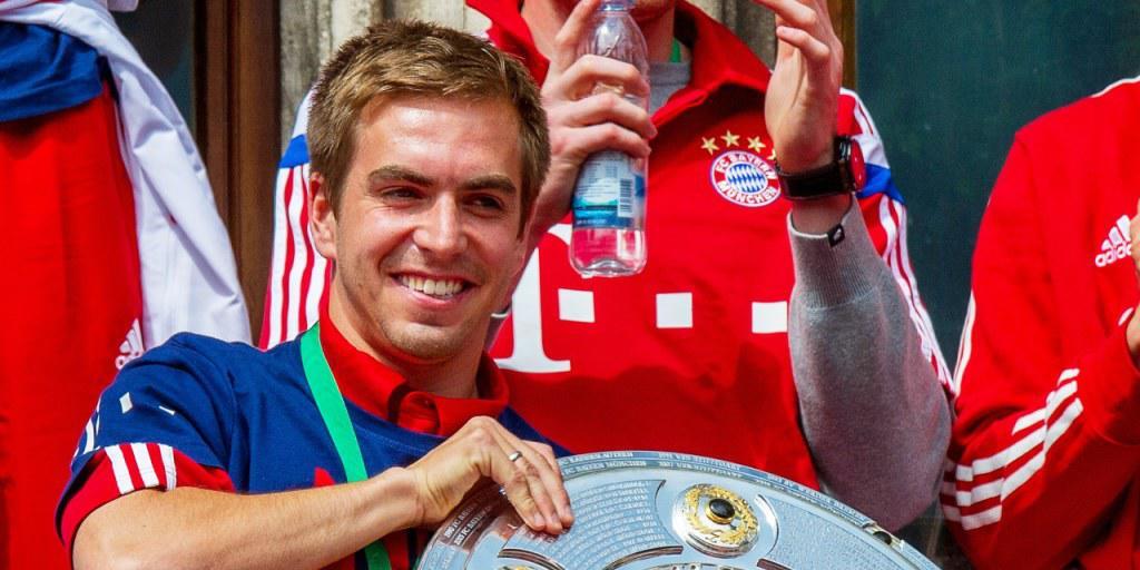 Philipp Lahm wird zum Abschluss seiner Karriere zum Fussballer des Jahres gewählt Philipp Lahm wird zum Abschluss seiner Karriere zum Fussballer des Jahres gewählt