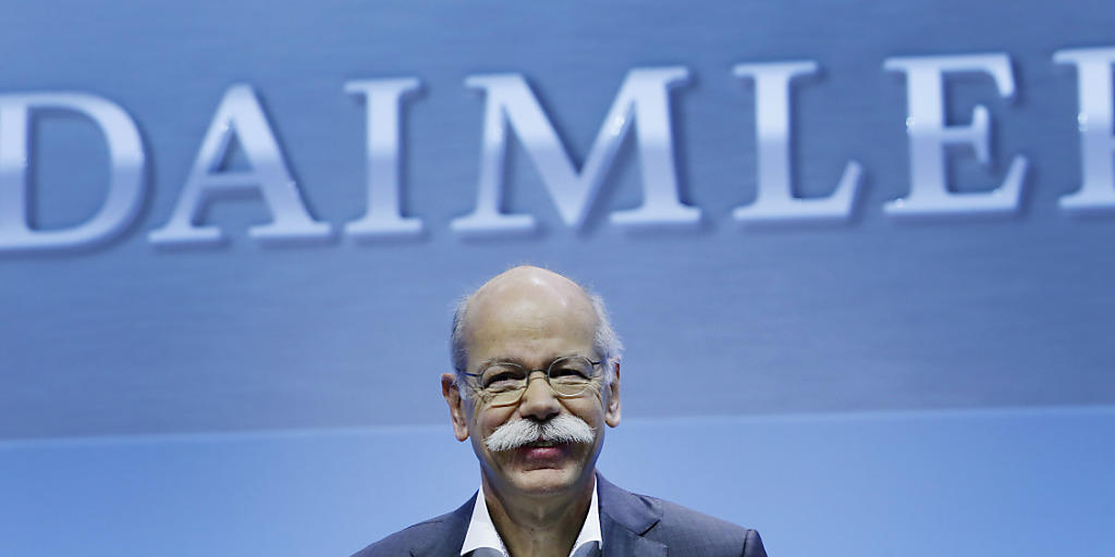 Daimler-Chef Dieter Zetsche kann mehr als zufrieden sein. Das Rekordergebnis schlägt sich auch auf seinem Lohnausweis nieder. (Archiv)
