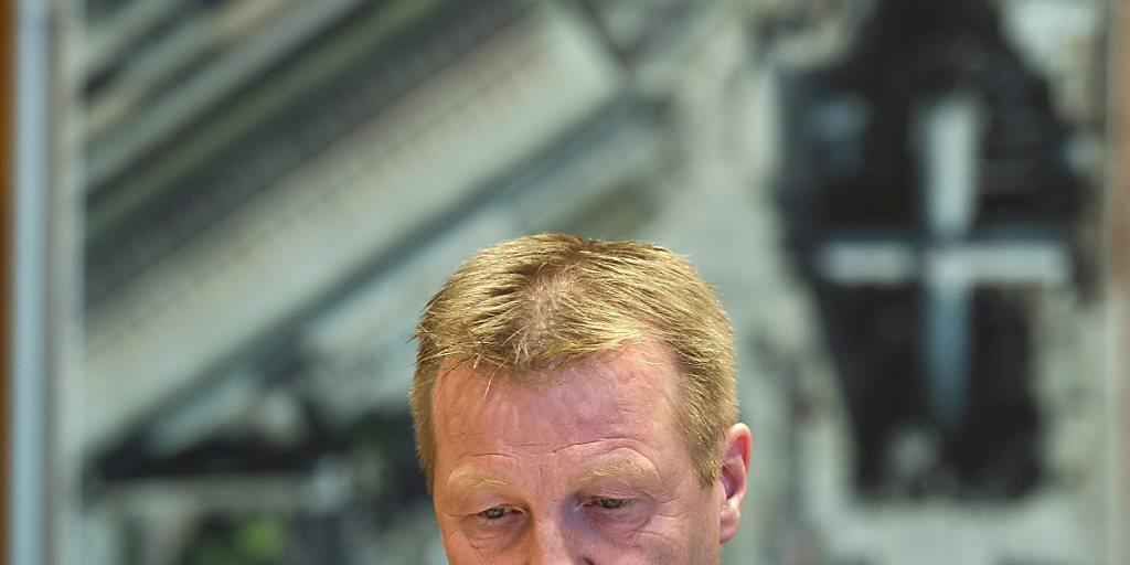 Der nordrhein-westfälische Innenminister Ralf Jäger wirft der Kölner Polizei im Zusammenhang mit den Übergriffen in der Silvesternacht gravierende Fehler vor.