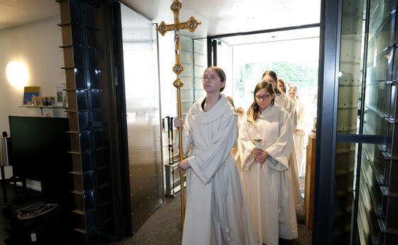 Dankesgottesdienst und Besichtigung des neuen neuen Glockenstuhles in der Theresienkirche in  Schaanwald