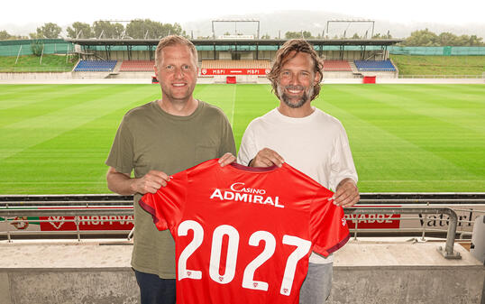 Der FC Vaduz gibt die Verlängerung mit Schneider und Cerrone bekannt.
