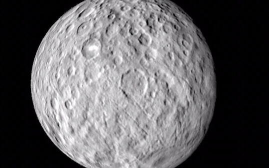 Der Zwergplanet Ceres ist mit seinem Eisvulkanismus ein einzigartiger Sonderfall: Das Ph&auml;nomen tritt sonst nur im &auml;usseren Sonnensystem auf. (Nasa)