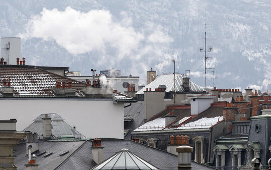 Die Schweiz tut nach Ansicht der Umweltorganisationen zu wenig im Kampf gegen den Klimawandel. Das neuste weltweite Klimarating sieht die Schweiz noch auf Rang 16. (Archivbild)