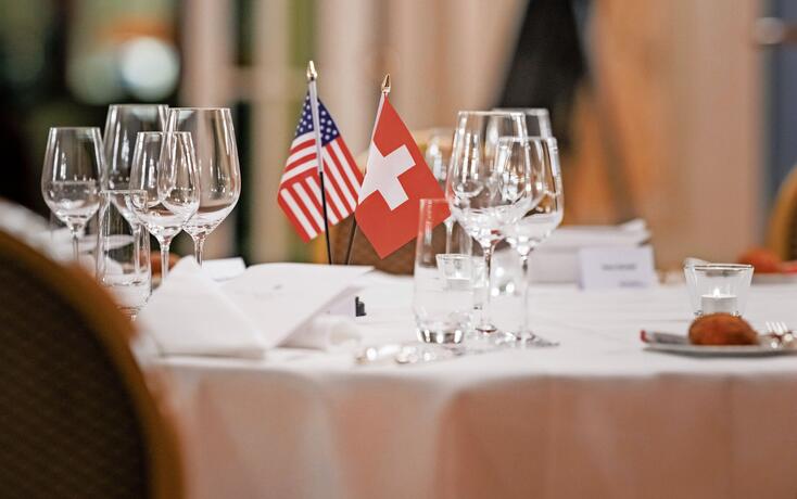 US-FAHNE, USA FLAGGE, FLAG, SCHWEIZER FAHNE, FAHNEN, US FLAG, DRAPEAU, ZOELLE, USA-SCHWEIZ, FLAGGE, SCHWEIZER FLAGGE, USA FAHNE, AMERIKA FAHNE, AMERIKA FLAGGE,