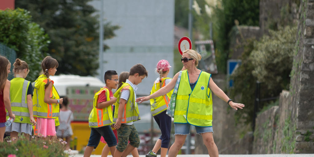 Weg frei für die Staatskunde im Tessin: Nach dem "JA" an der Urne müssen Tessiner Schülerinnen und Schüler künftig ab den Mittelschulen ein eigenständiges Fach "Civica" belegen.
