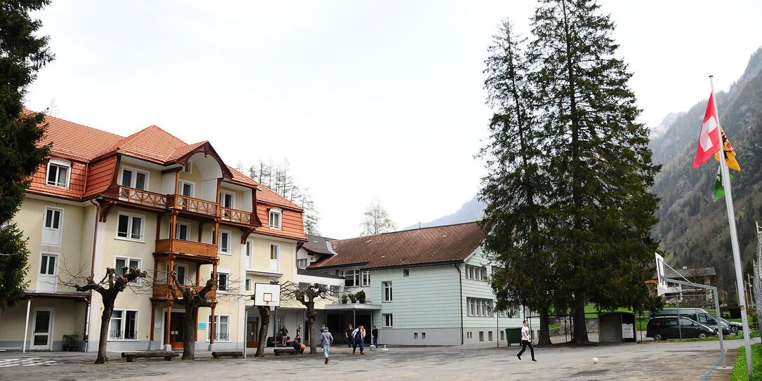 hatten personal aufstocken mussen ohne dass wir wussten ob es noch einmal genug schuler gibt zwei katholische schulen im kanton st gallen mussen aufgeben vaterland online