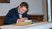 Eintragung in das Goldene Buch auf Schloss Vaduz (26.09.2025)