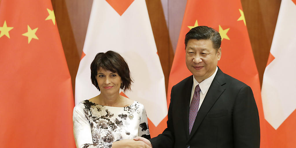 Bundespräsidentin Doris Leuthard mit Chinas Präsident Xi Jinping in Peking Bundespräsidentin Doris Leuthard mit Chinas Präsident Xi Jinping in Peking