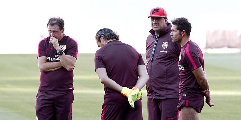 Trainer Diego Simeone (rechts) heckt wohl eine Atletico-Meister-Strategie aus