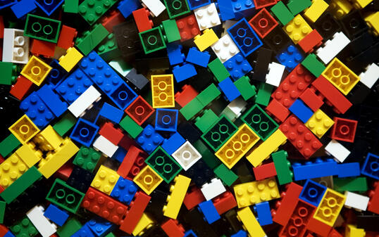 SPIELZEUG, LEGO, KINDERSPIELZEUG, SPIELZEUG,