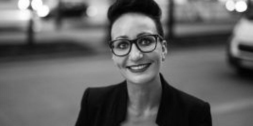 Die österreichische Chemikerin Miriam Unterlass hat die Kunststoff-Herstellung revolutioniert: mit Wasser und Hitze statt giftigen Lösungsmitteln (zVg) Die österreichische Chemikerin Miriam Unterlass hat die Kunststoff-Herstellung revolutioniert: mit Wasser und Hitze statt giftigen Lösungsmitteln (zVg)