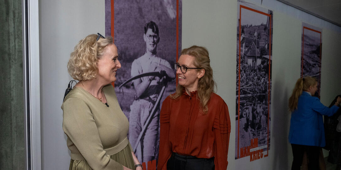 250508 Ausstellung Er&ouml;ffnung Nah am Krieg