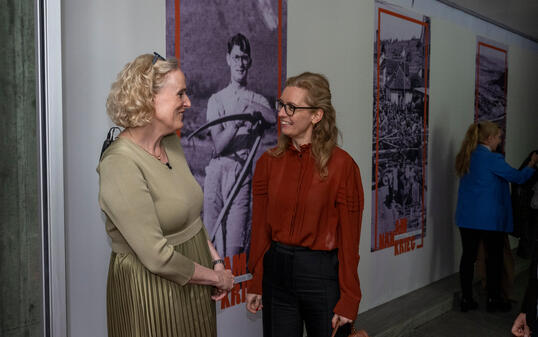 250508 Ausstellung Eröffnung Nah am Krieg