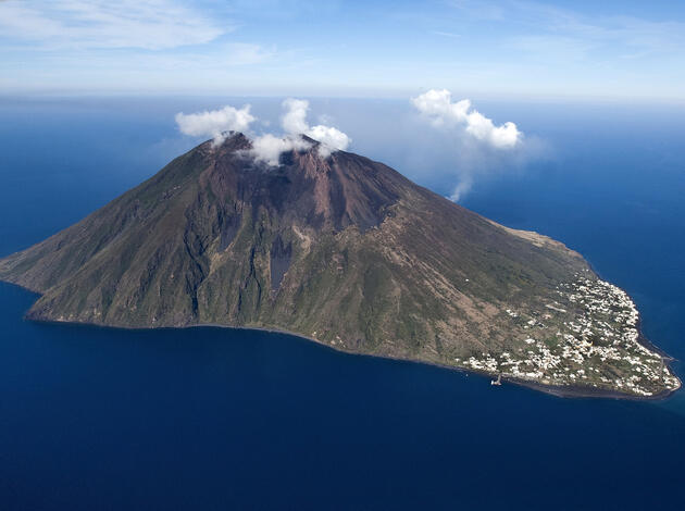 stromboli volcano at eolie island stromboli volcano at eolie island