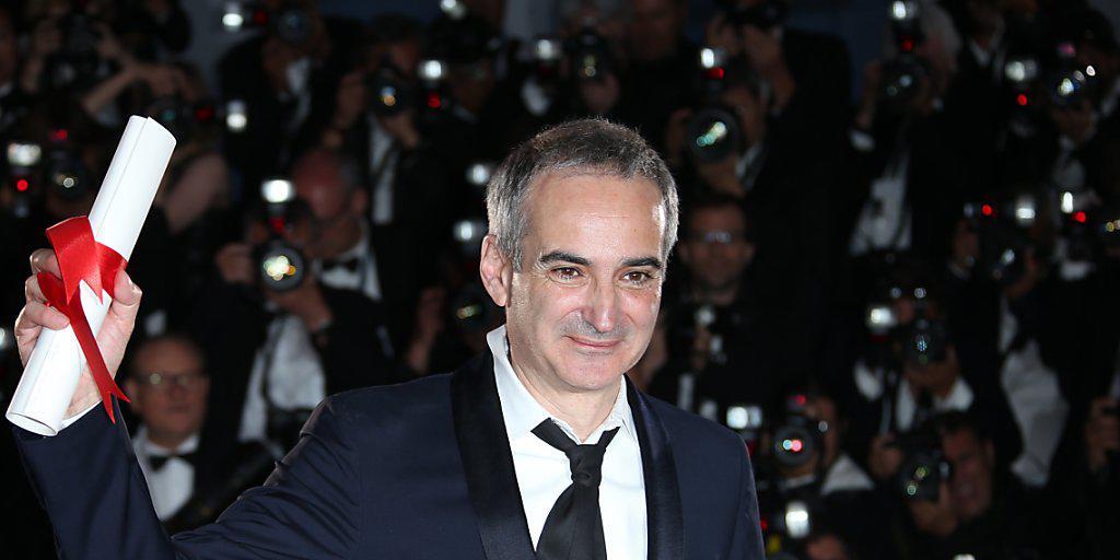 Olivier Assayas am Filmfestival Cannes, wo er für "Personal Shopper" den Regiepreis erhielt. Nun legt das Zurich Film Festival nach - mit dem A Tribute to...Award. (Archivbild) Olivier Assayas am Filmfestival Cannes, wo er für "Personal Shopper" den Regiepreis erhielt. Nun legt das Zurich Film Festival nach - mit dem A Tribute to...Award. (Archivbild)