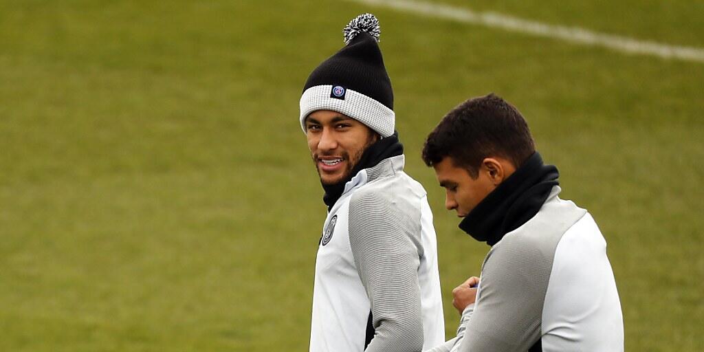 PSG-Star Neymar hat sich für das Duell mit Real Madrid warm angezogen