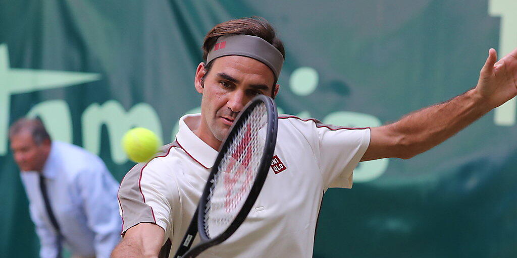 Stilsicher: Roger Federer gerät gegen Pierre-Hugues Herbert nicht aus der Balance Stilsicher: Roger Federer gerät gegen Pierre-Hugues Herbert nicht aus der Balance