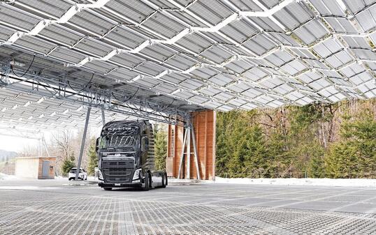 Die Durchfahrtshöhe in Schaan beträgt 4,36 m, womit auch ein Lkw durchkommt.