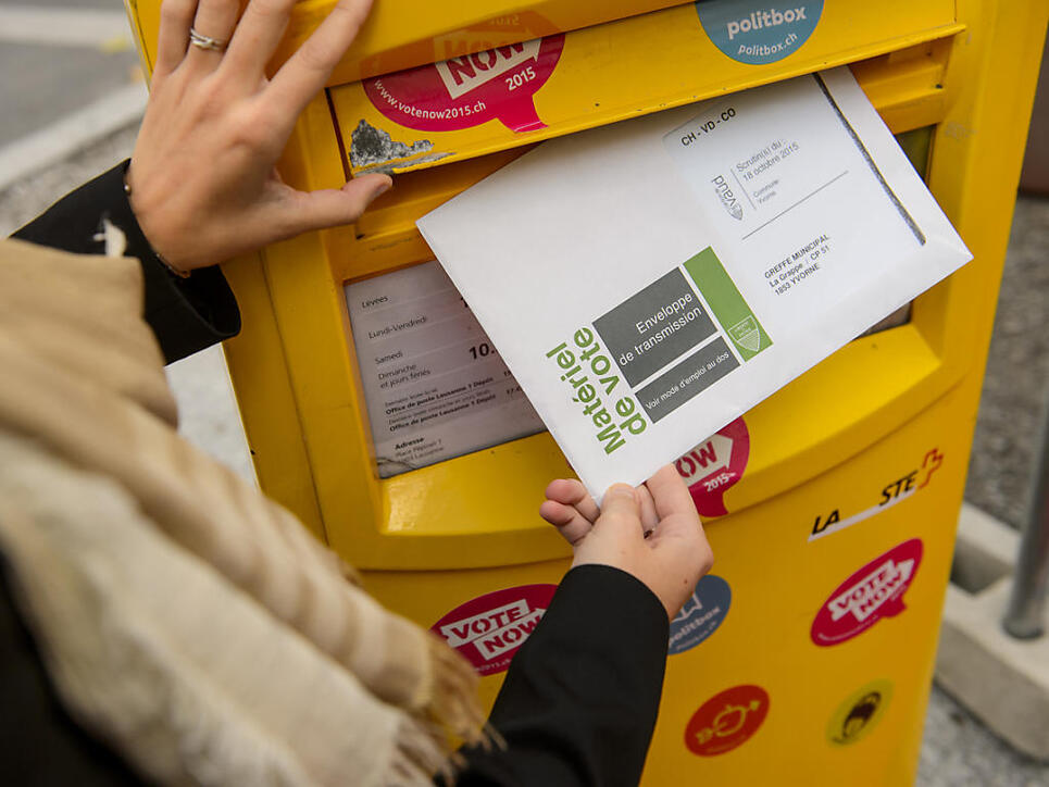 Portofreie Abstimmungcouverts werden h&auml;ufiger zur&uuml;ckgeschickt als solche, die nicht vorfrankiert sind. (Archivbild)