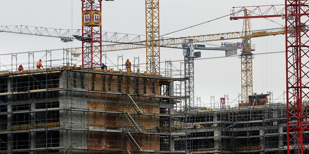 Die Schweizer Bauwirtschaft ist gut ins Jahr gestartet. Der Hochbau dürfte im ersten Quartal um 5,5 Prozent zulegen. (Themenbild)