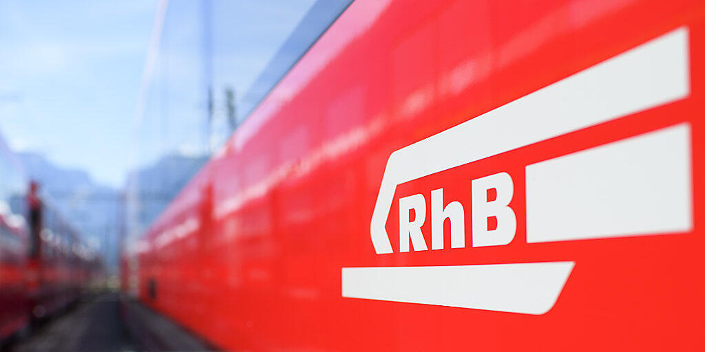 Noch nie sind so viele Leute mit der Rhätischen Bahn gefahren wie im letzten Jahr: 12 Millionen Fahrgäste transportierte das Unternehmen. Noch nie sind so viele Leute mit der Rhätischen Bahn gefahren wie im letzten Jahr: 12 Millionen Fahrgäste transportierte das Unternehmen.