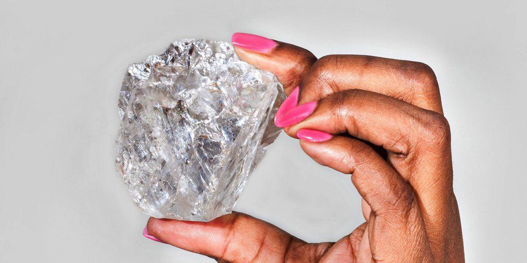 In Botswana wurde der zweitgrösste je gefundene entdeckt. Er wiegt 1111 Karat, sein Wert ist noch nicht bestimmt.