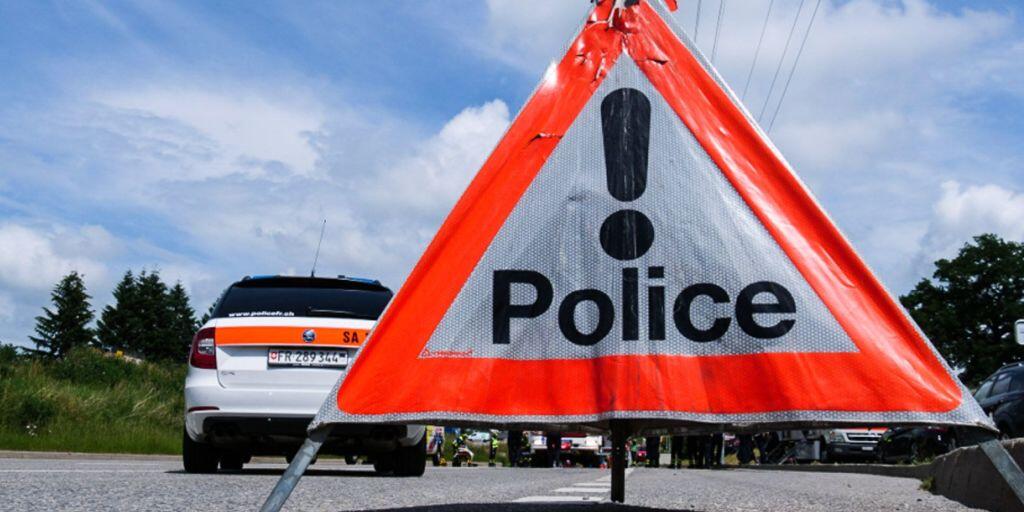 Die Freiburger Kantonspolizei hat am Samstagabend eine gezielte Kontrolle gegen Fahrzeuge mit gesetzeswidrigen Modifikationen durchgeführt.