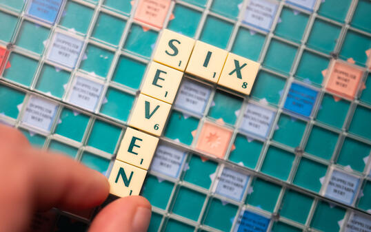 ++ THEMENBILD ++ JUGENDWORT DES JAHRES 2025: "6 7 - SIX SEVEN"