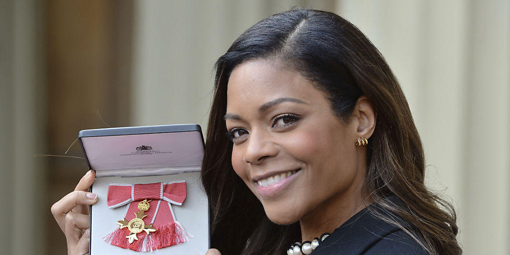 Naomie Harris hat am Donnerstag von der Queen den Order of the British Empire erhalten.