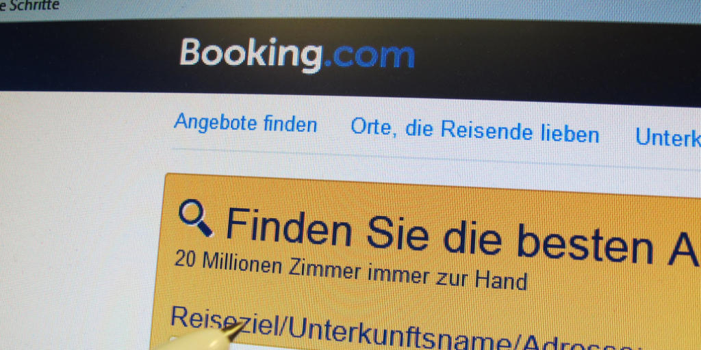 Der Preisüberwacher will Online-Buchungsplattformen in Zukunft mehr unter die Lupe nehmen. Gegen Booking.com ist bereits eine Untersuchung hängig. (Archivbild)