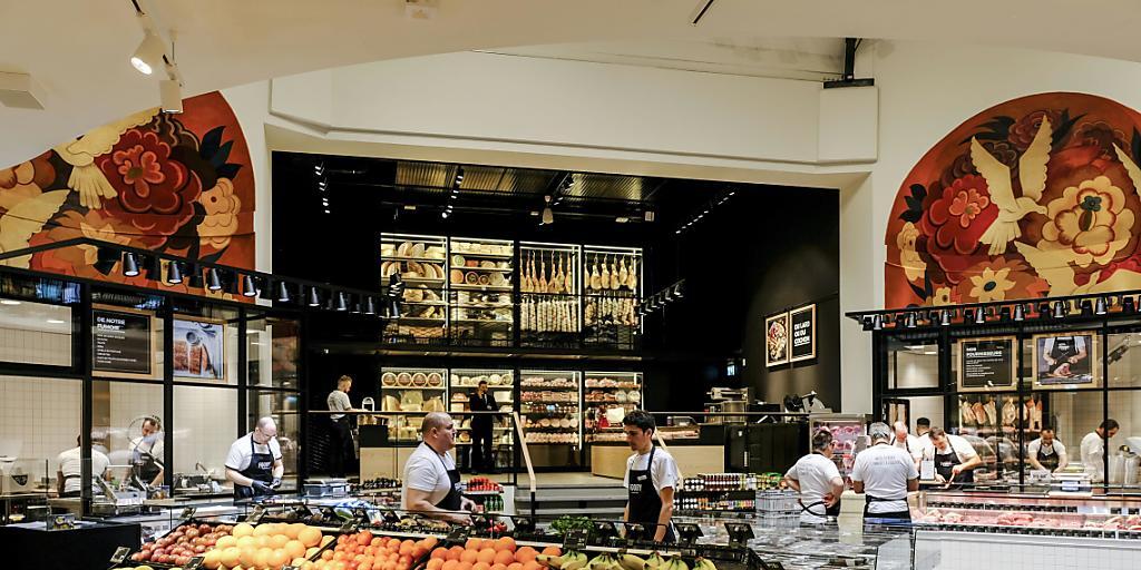 Räuchern von Fisch, eine Kaffeerösterei oder Wein-Degustationen: Coop will mit einem neuen Ladenkonzept vermehrt auf Lokalität und Nachhaltigkeit setzen. Räuchern von Fisch, eine Kaffeerösterei oder Wein-Degustationen: Coop will mit einem neuen Ladenkonzept vermehrt auf Lokalität und Nachhaltigkeit setzen.