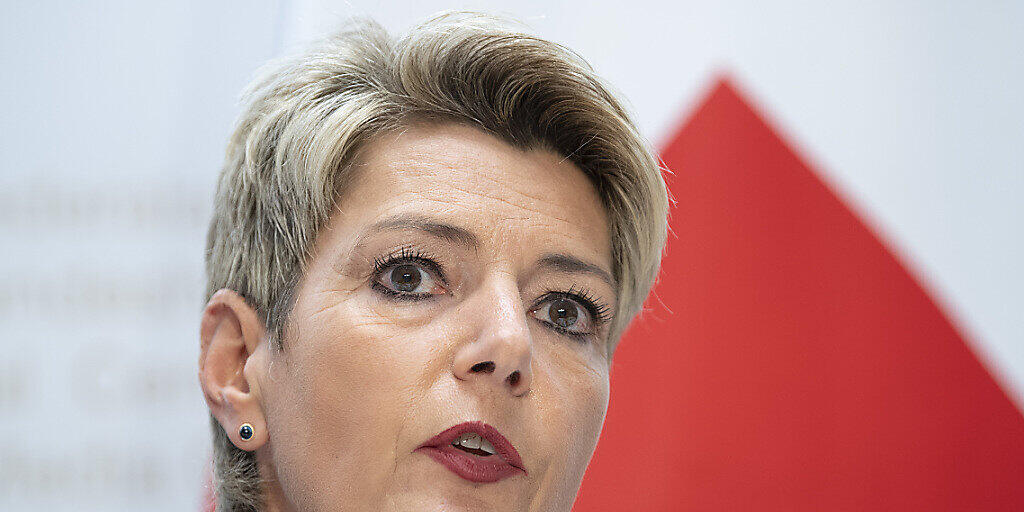 Justizministerin Karin Keller-Sutter wirbt für ein Ja zur Erweiterung der Anti-Rassismus-Strafnorm. Die Meinungsäusserungsfreiheit ist aus ihrer Sicht nicht gefährdet. (Archivbild)