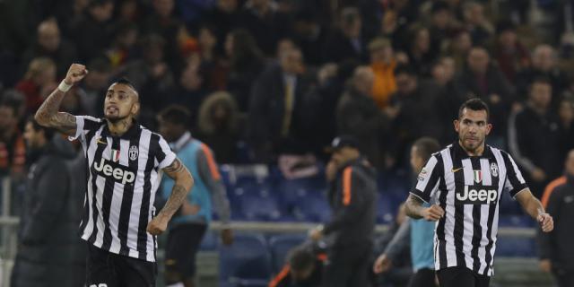 Juventus' Carlos Tevez (rechts) brachte die Gäste 1:0 in Führung