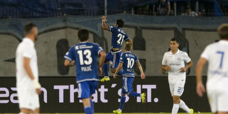 Luzerns Dario Lezcano (Nummer 21) jubelt nach seinem ersten Penaltytreffer