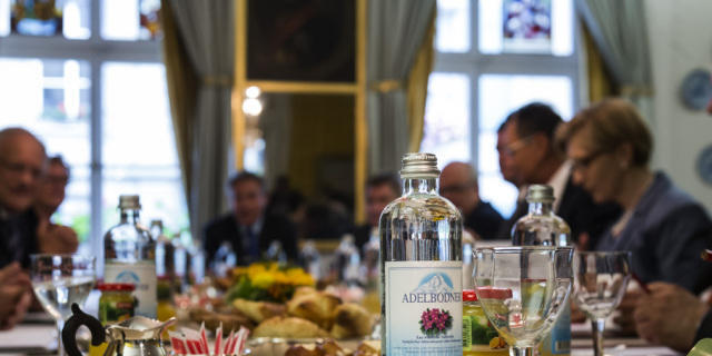 Blick auf den Tisch der heutigen Von-Wattenwyl-Gespräche