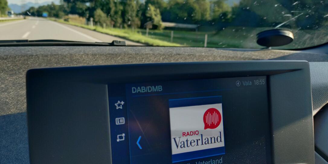 Radio Vaterland auf DAB+ im Auto empfangen