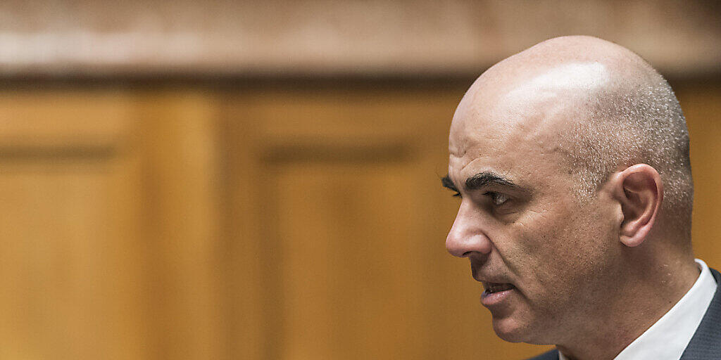 Sozialminister Alain Berset hatte sich im Nationalrat vergeblich gegen eine Kürzung der Kinderrenten ausgesprochen. Im Ständerat hat er bessere Chancen. (Archivbild) Sozialminister Alain Berset hatte sich im Nationalrat vergeblich gegen eine Kürzung der Kinderrenten ausgesprochen. Im Ständerat hat er bessere Chancen. (Archivbild)