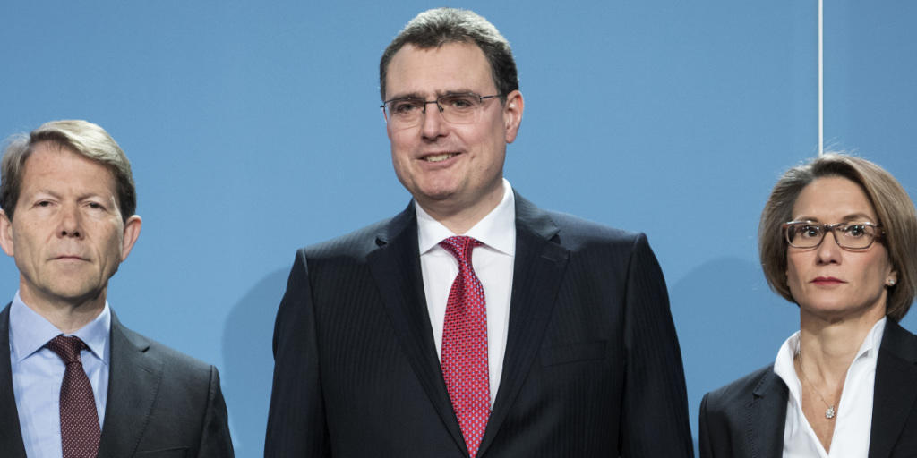 Halten am bisherigen geldpolitischen Kurs fest: Die drei SNB-Direktoren Fritz Zurbrügg, Thomas Jordan und Andrea Maechler. (Archiv)